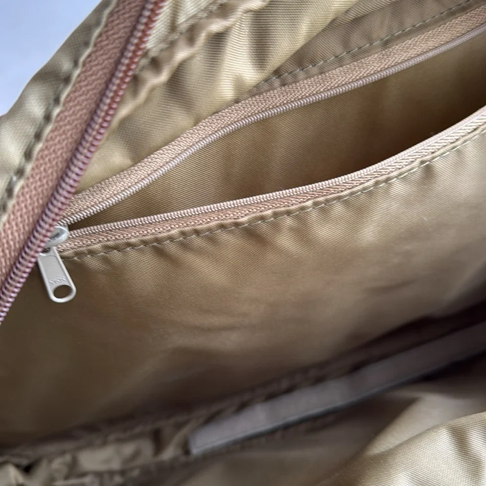 VNWOT! Hartmann Nylon and Leather Expandable Messenger Bag